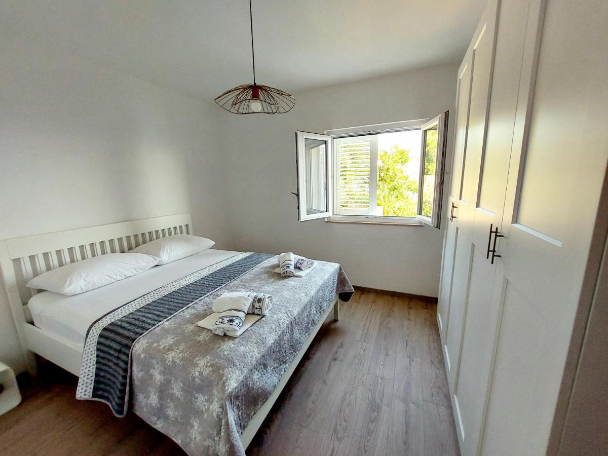 Luxury Sea View Apartment Jesenice  Buitenkant foto
