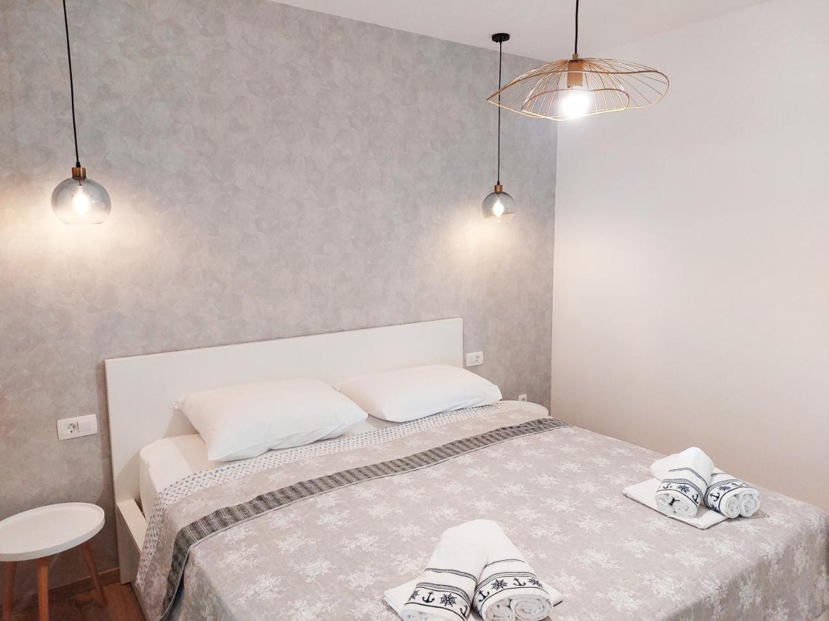 Luxury Sea View Apartment Jesenice  Buitenkant foto