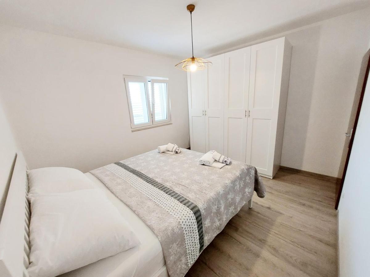 Luxury Sea View Apartment Jesenice  Buitenkant foto