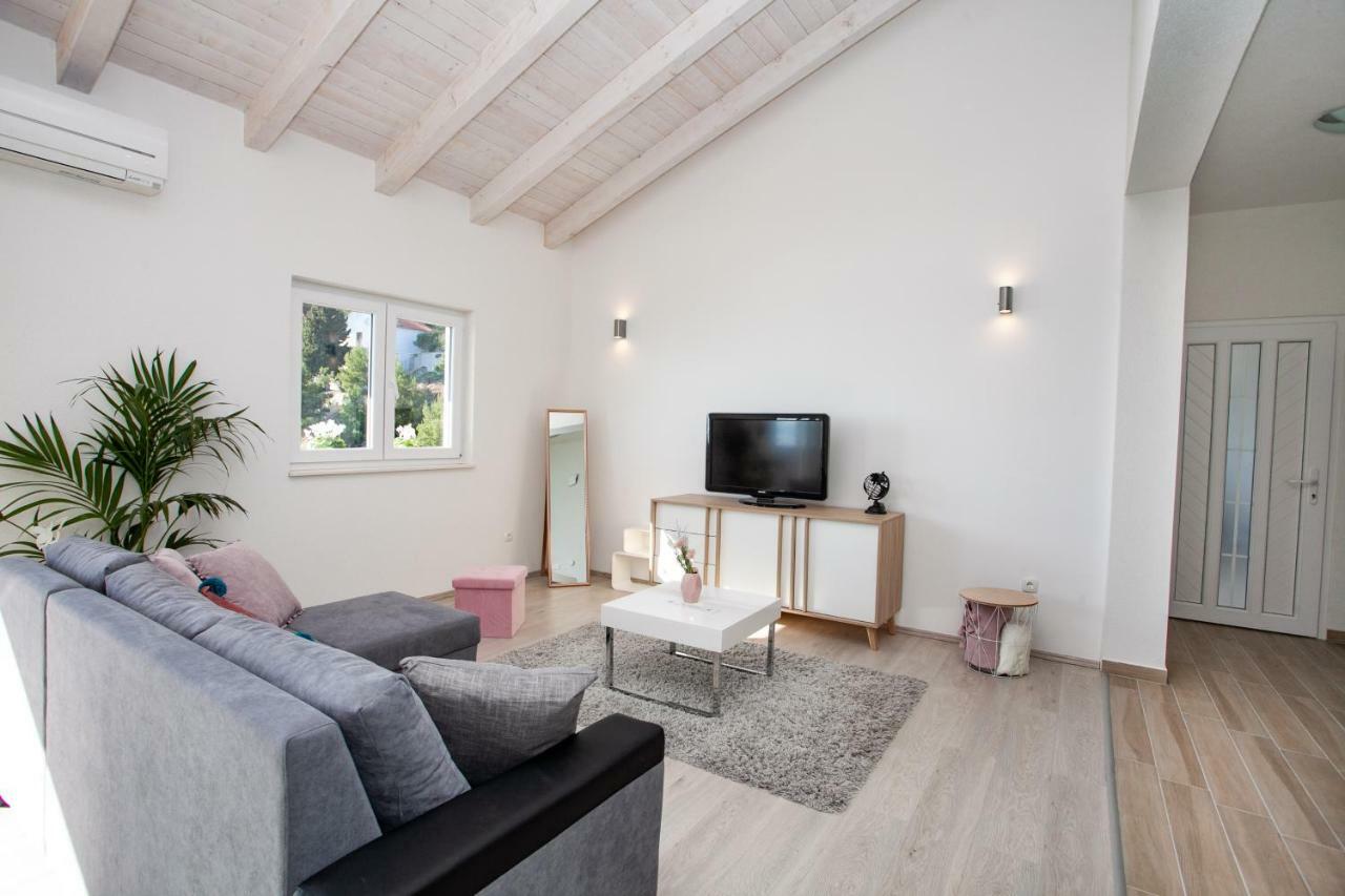 Luxury Sea View Apartment Jesenice  Buitenkant foto