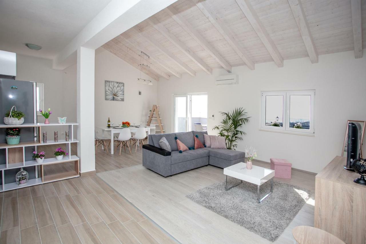 Luxury Sea View Apartment Jesenice  Buitenkant foto