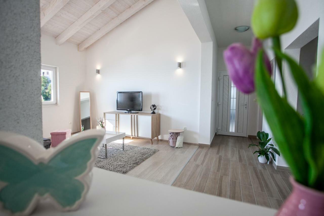 Luxury Sea View Apartment Jesenice  Buitenkant foto