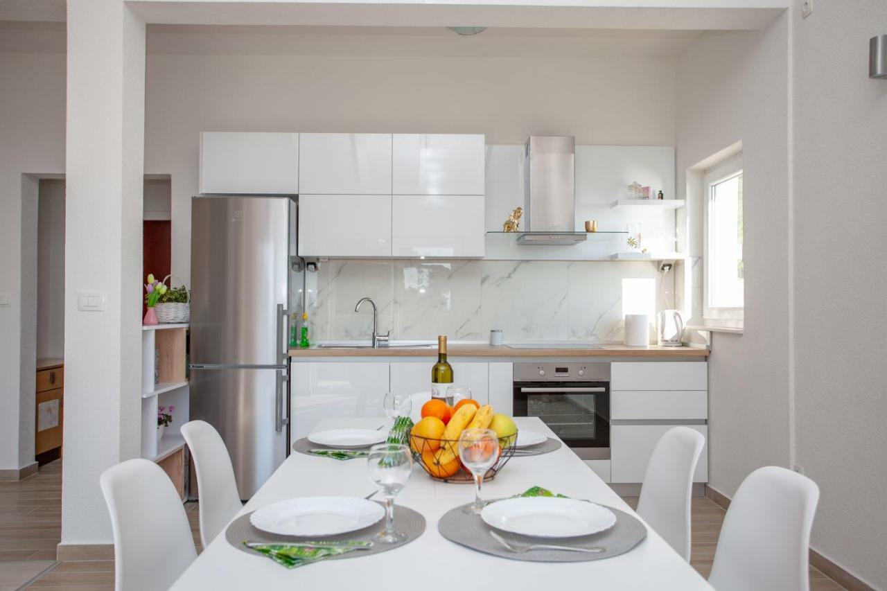 Luxury Sea View Apartment Jesenice  Buitenkant foto