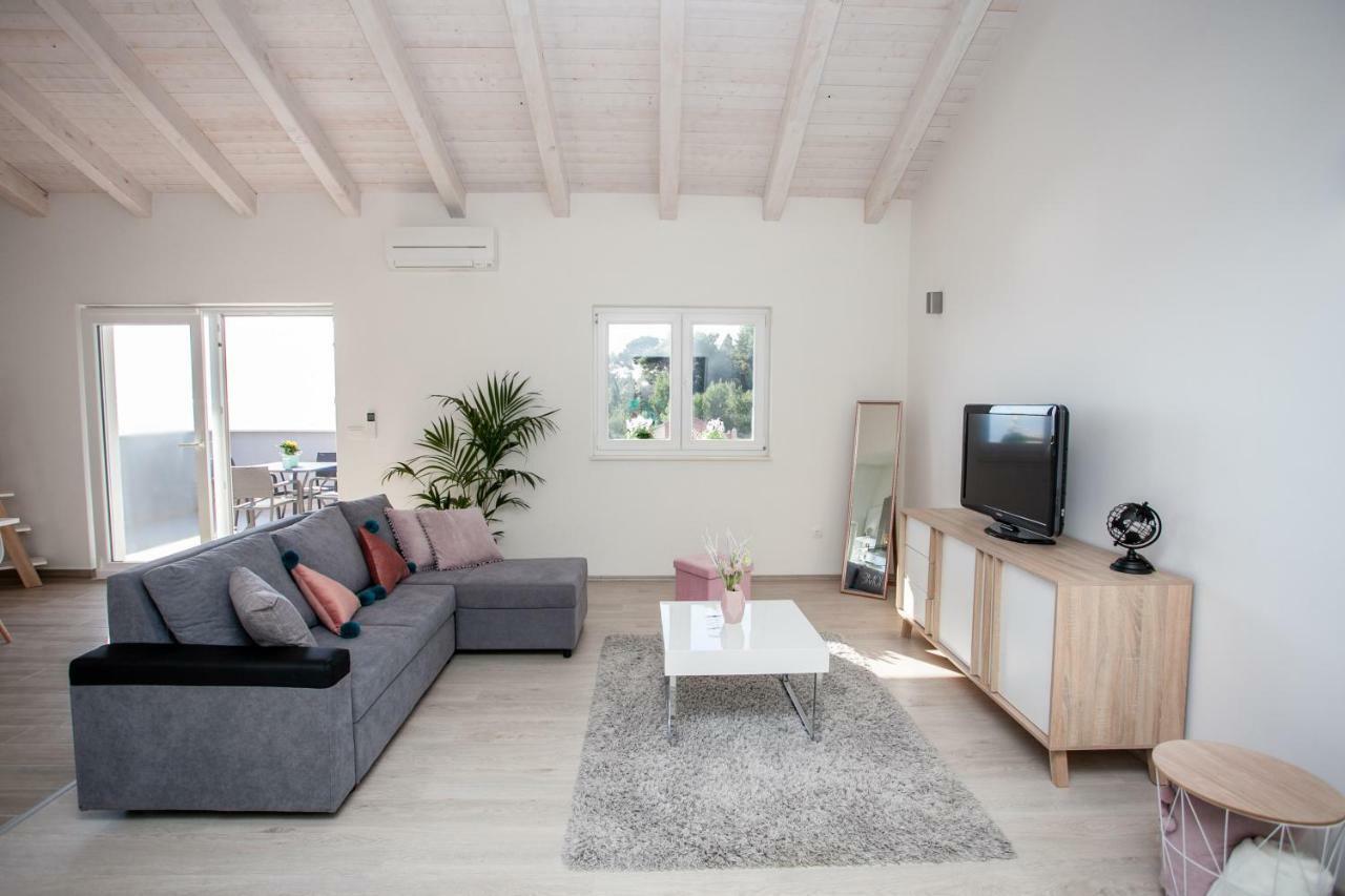 Luxury Sea View Apartment Jesenice  Buitenkant foto