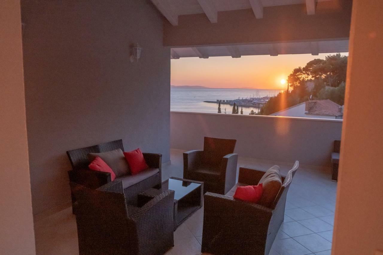 Luxury Sea View Apartment Jesenice  Buitenkant foto